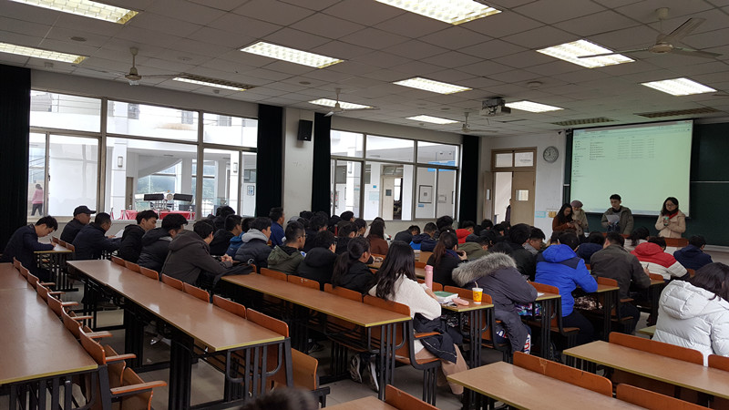 sc_021049_042249.jpg 2018-2-26-新学期课堂一派生机盎然-国产传媒
开学查课纪实_副本.jpg