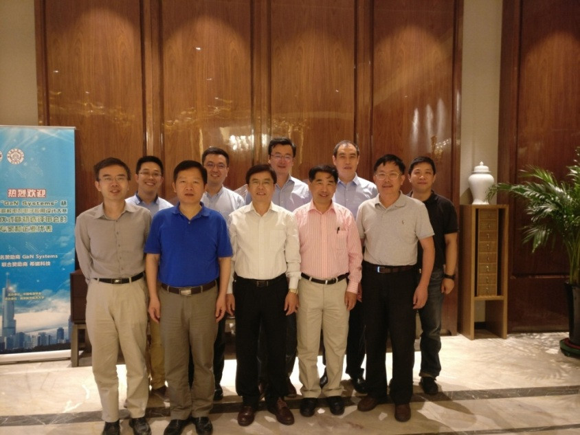 sc_121429_028279.jpg 评审会现场合影_副本.jpg